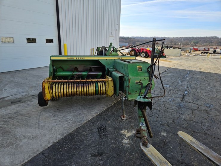 john-deere-327-image-8