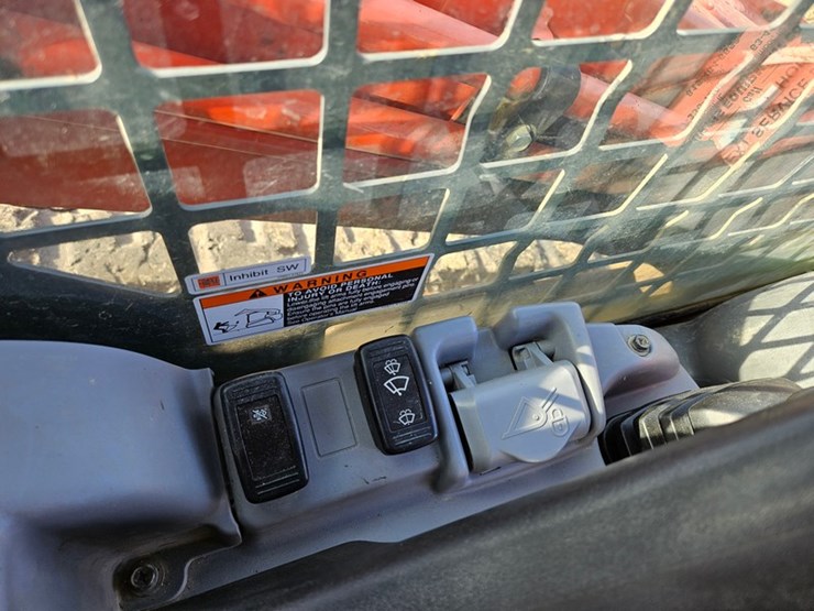 kubota-svl95-2s-image-30