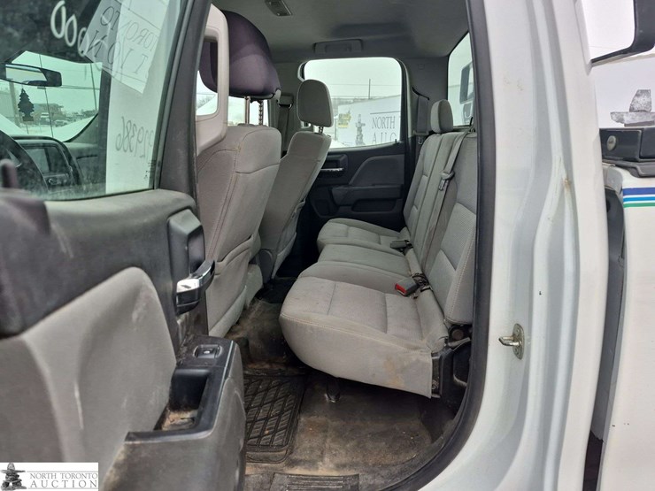 2016-chevrolet-silverado-2500hd-image-23