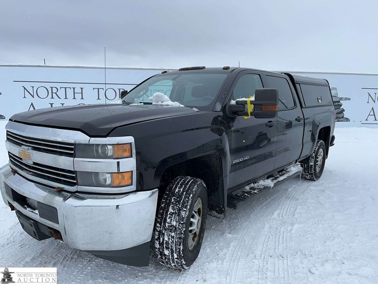 2016-chevrolet-silverado-2500hd-image-1