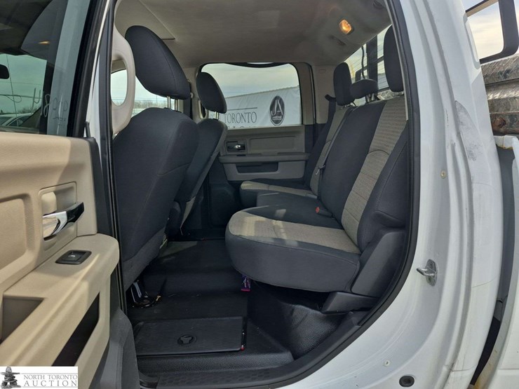 2011-dodge-2500-image-22