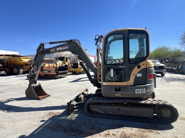 2013-volvo-ecr58-image-2