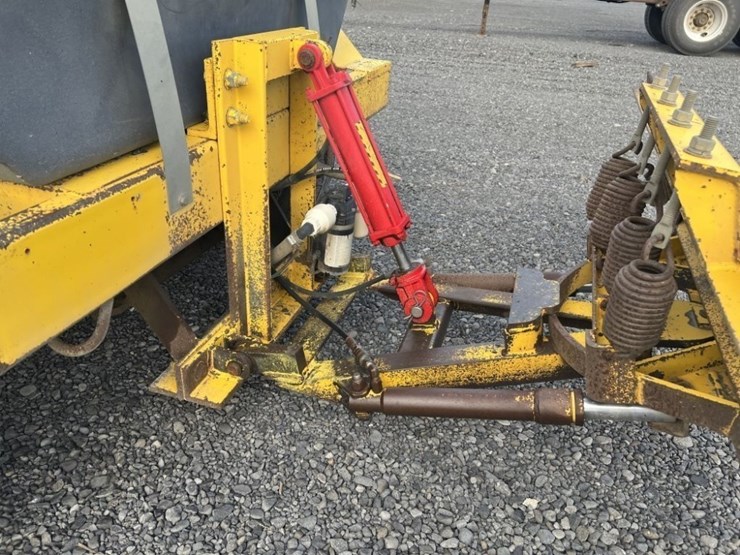 2015-superior-broom-dt80j-image-25