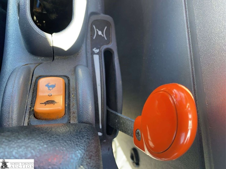 2013-new-holland-tv6070-image-20