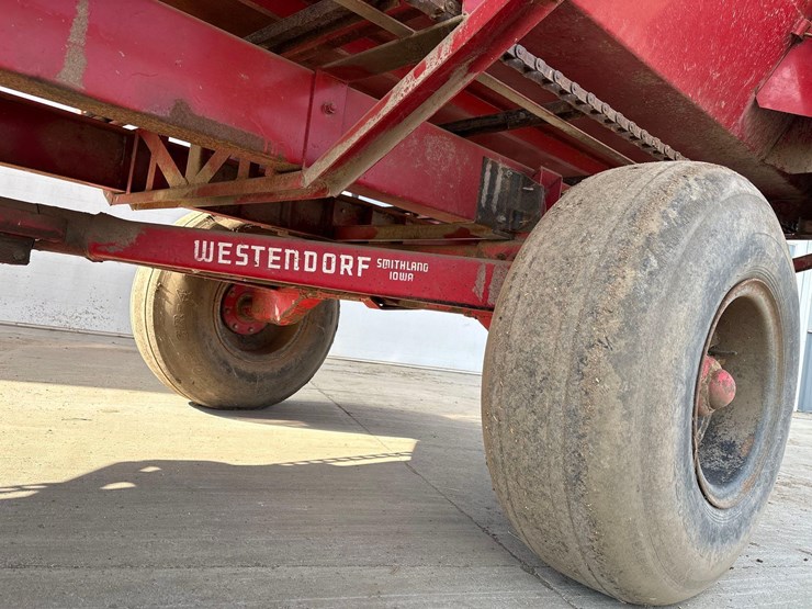 roorda-8ft-x-20ft-rear-unload-silage-wagon-image-17