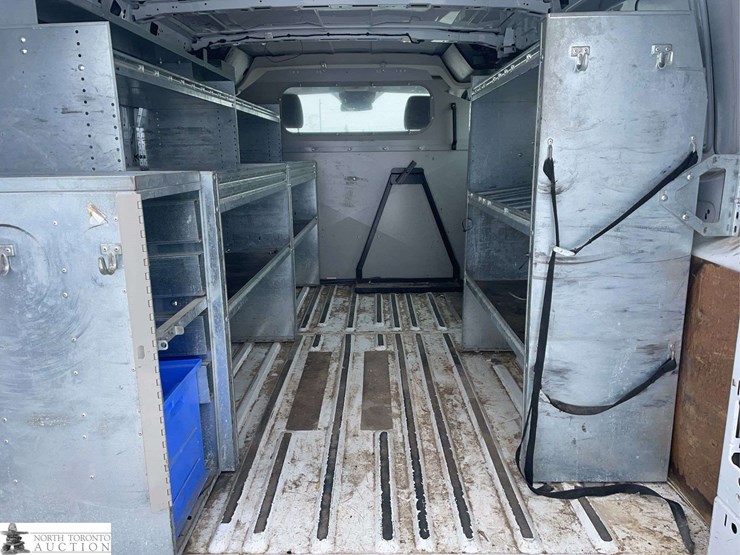 2016-ford-transit-image-19