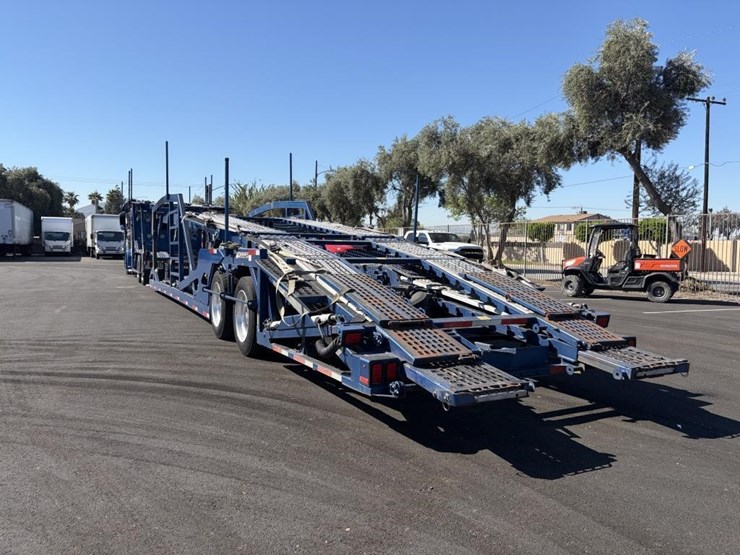 2017-peterbilt-389-image-5