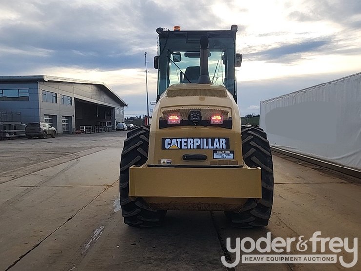 2011-caterpillar-cp74-image-4