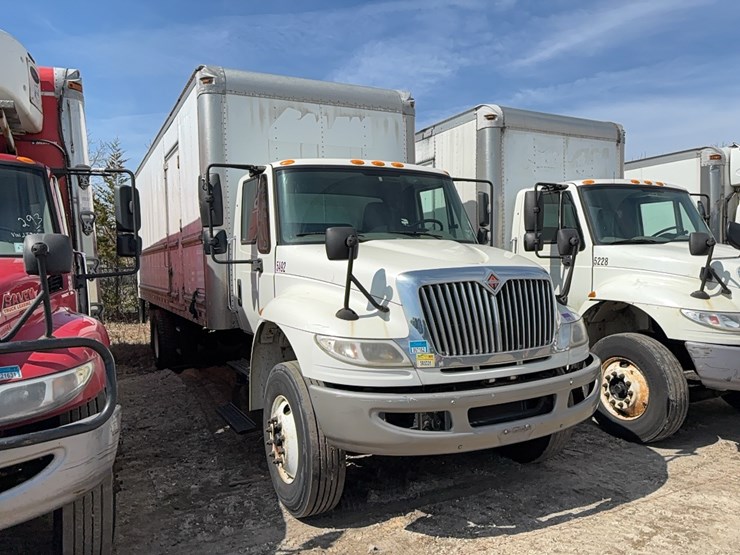 2016-international-durastar-4300-image-2