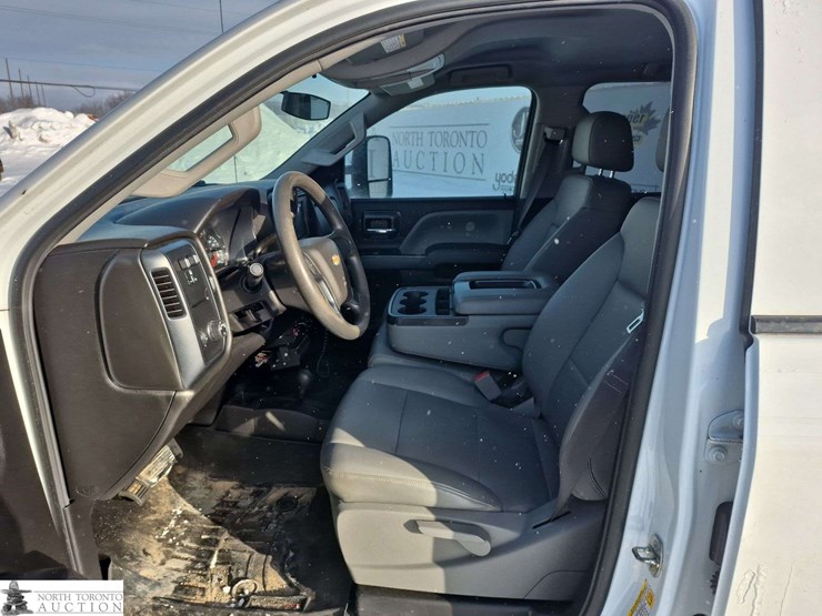 2019-chevrolet-silverado-2500hd-image-13