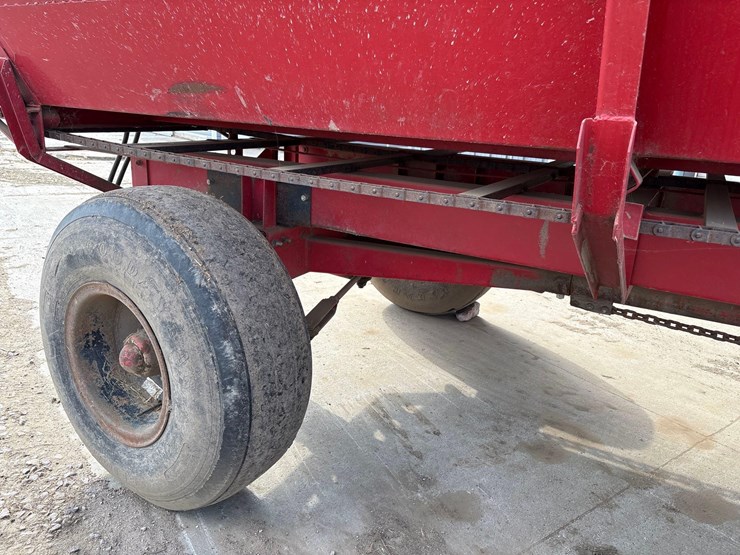 roorda-8ft-x-20ft-rear-unload-silage-wagon-image-13