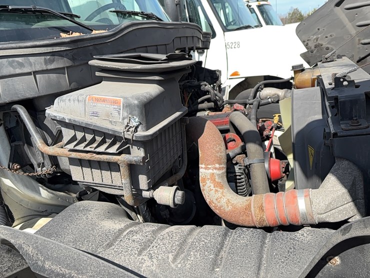 2016-international-durastar-4300-image-23