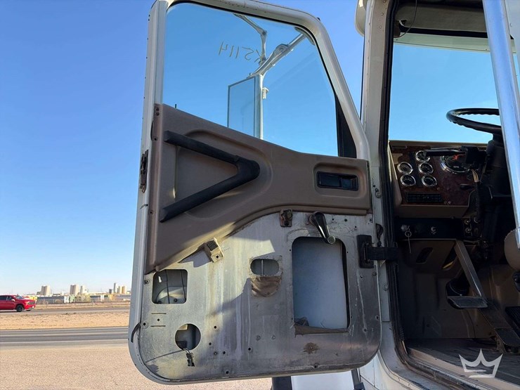 2005-international-5900i-t/a-gardner-denver-kill-truck-image-10