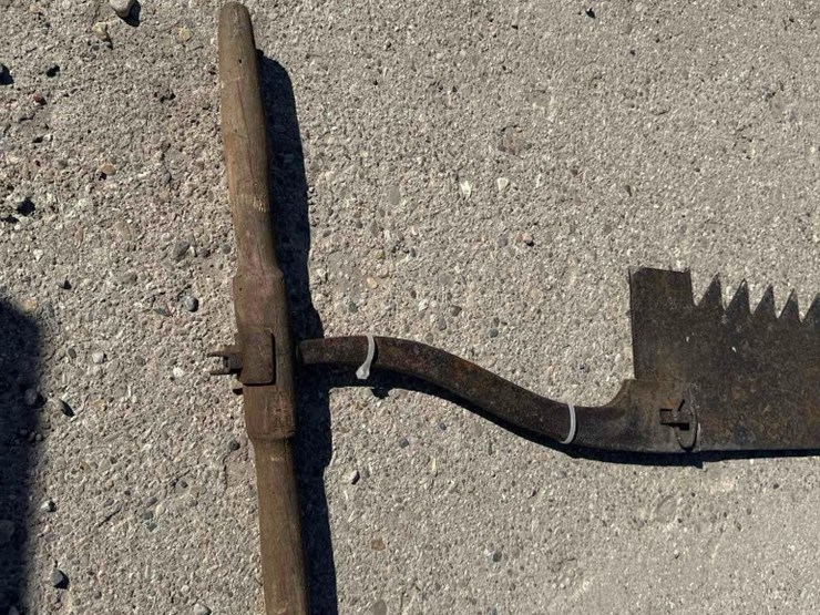 1737---antique-ice-saw-&-jack-screw---from-the-harlan-beer-estate-image-7