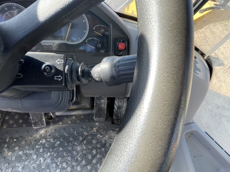 2023-volvo-l70h-image-40