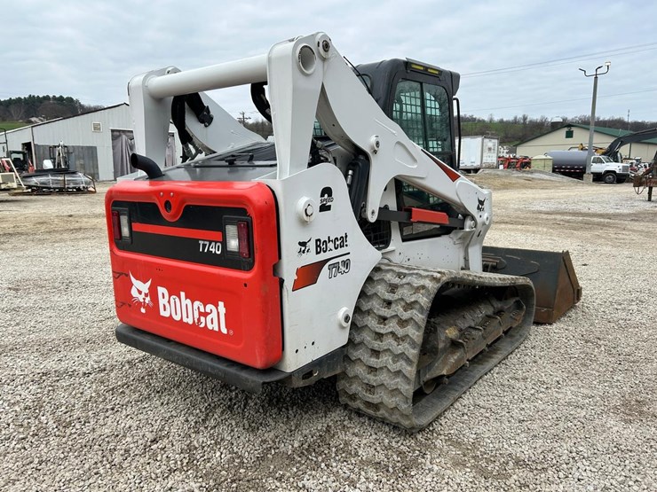 2022-bobcat-t740-image-4