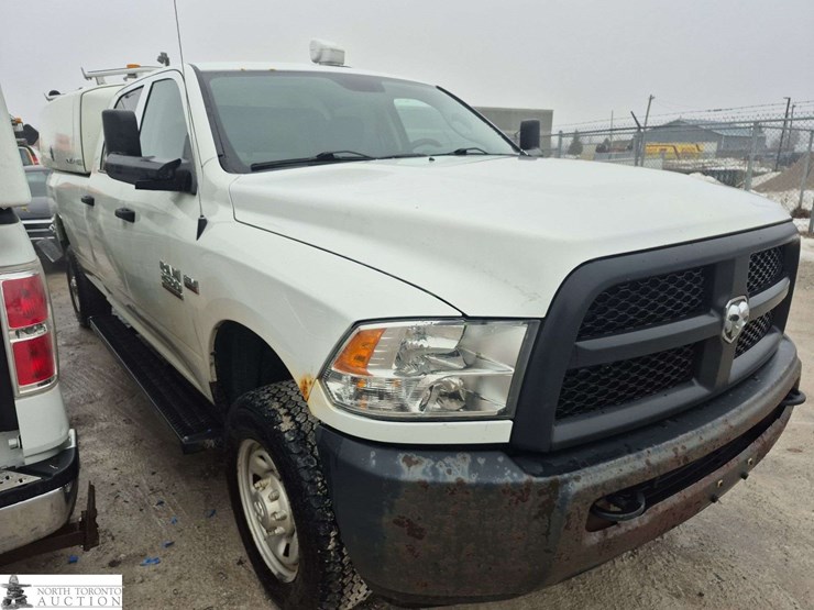 2016-dodge-2500-image-3