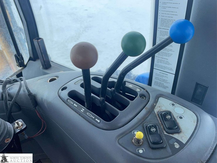 2014-new-holland-tv6070-image-23