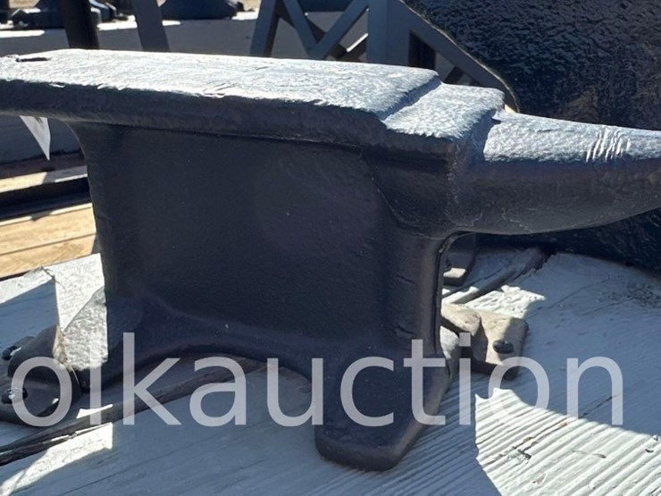 1733---11.5"-x-3"-anvil---from-the-harlan-beer-estate-image-1