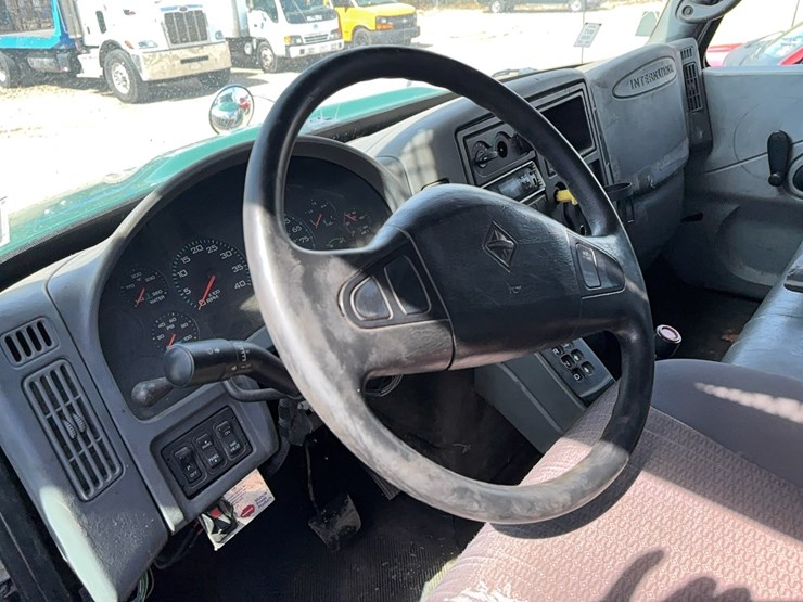 2005-international-durastar-4300-image-14