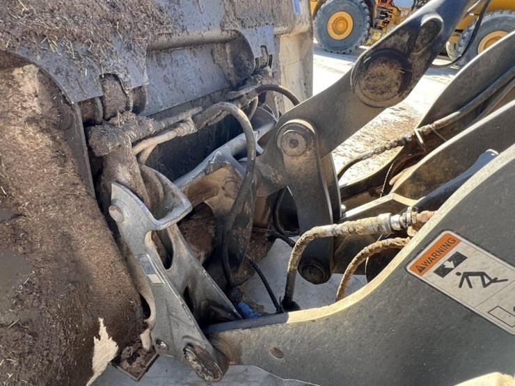 2022-volvo-l90h-image-14