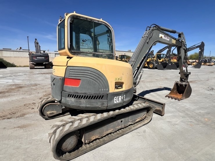 2013-volvo-ecr58-image-5