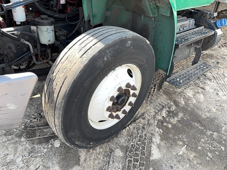 2016-international-durastar-4300-image-16