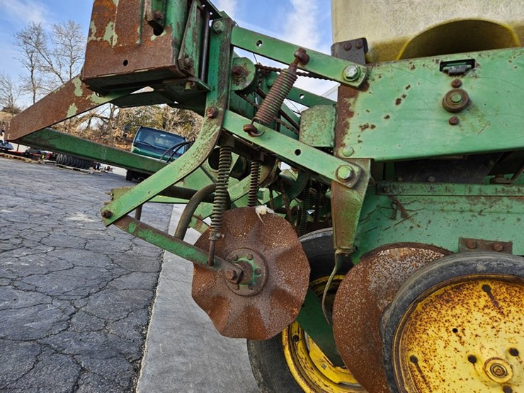 john-deere-7000-image-31