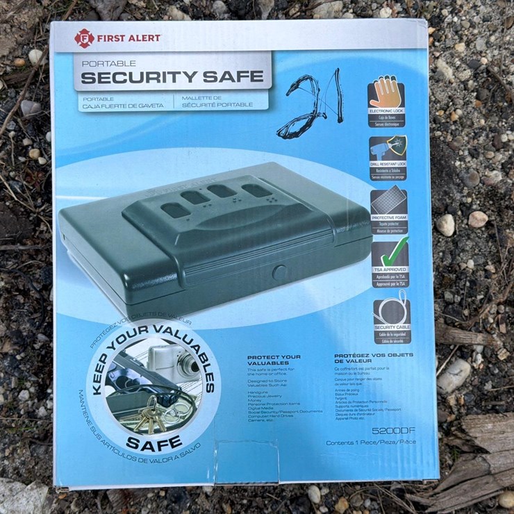 NEW FIRST ALERT 5200DF DIGITAL BIOMETRIC QUICK ACCESS HAND GUN SAFE NEW SUPPORT EQUIPMENT