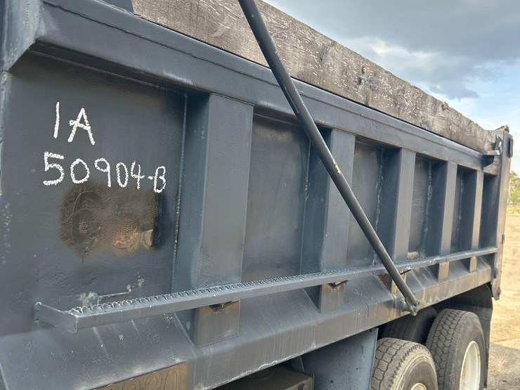 2007-sterling-l9500-image-9