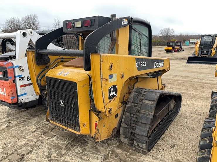 deere-ct332-image-3