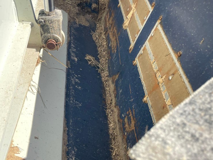 2024-herd-boss-6160-mixer-wagon--1-owner-image-36