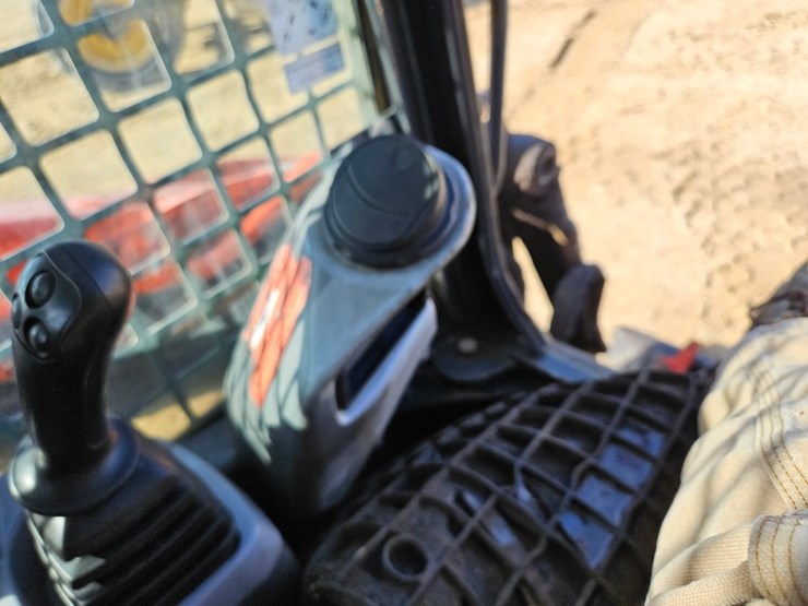 kubota-svl95-2s-image-27