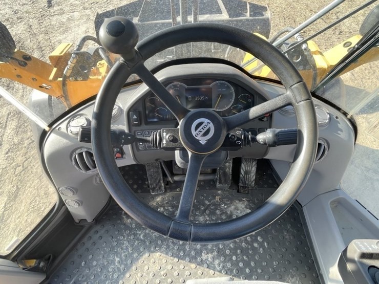 2023-volvo-l70h-image-39