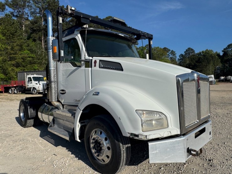 2015-kenworth-t880-image-3