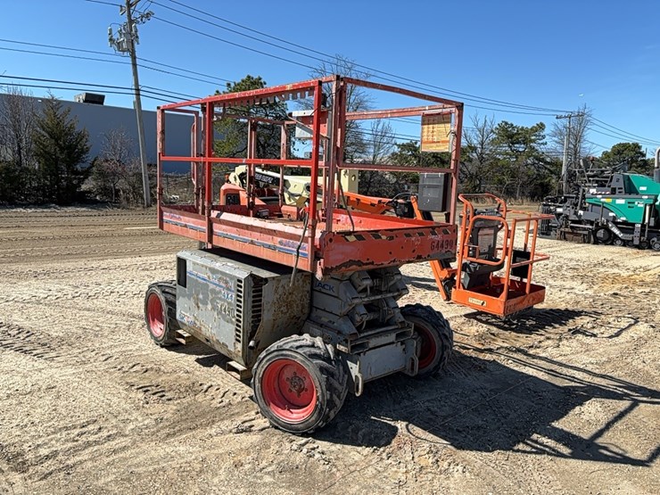 skyjack-sj6826rt-image-2