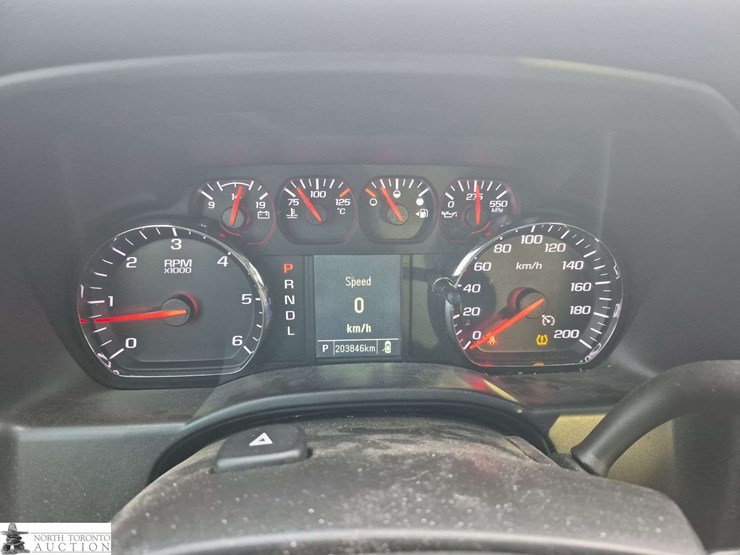 2018-chevrolet-silverado-1500-image-14