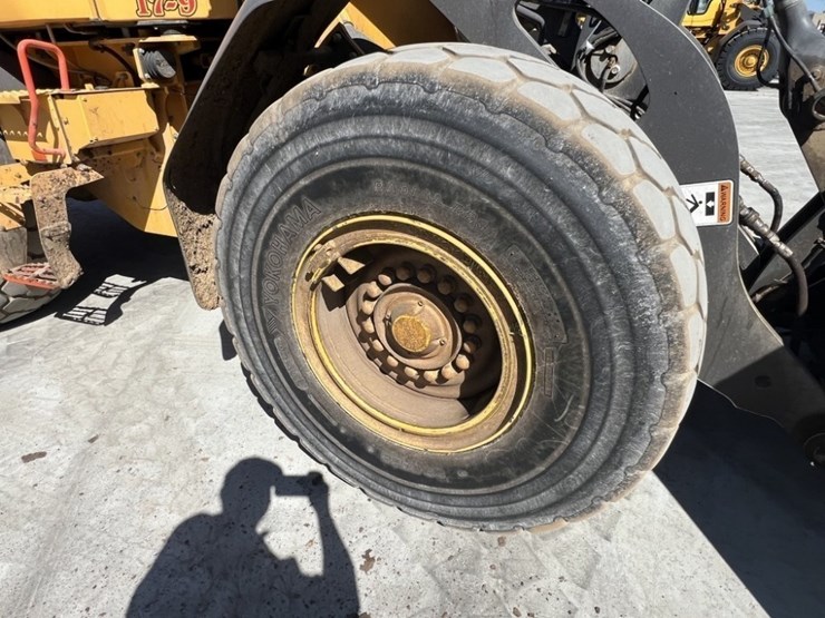 2022-volvo-l90h-image-30