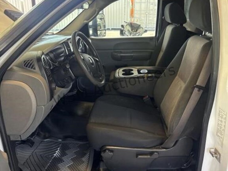 2008-chevrolet-silverado-3500hd-image-22