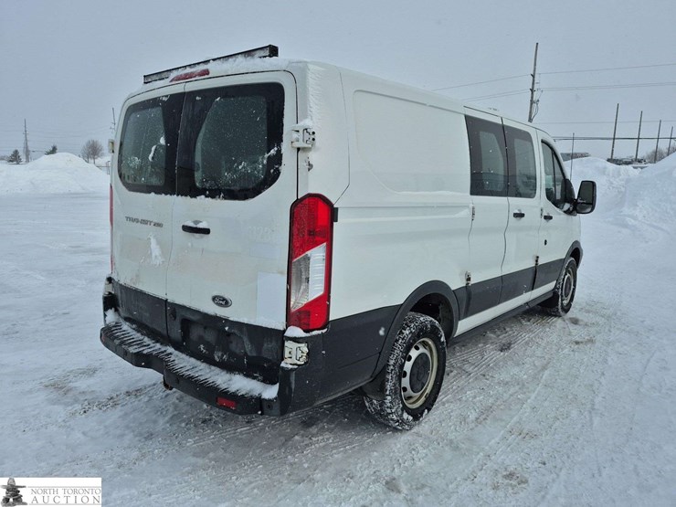 2016-ford-transit-image-5