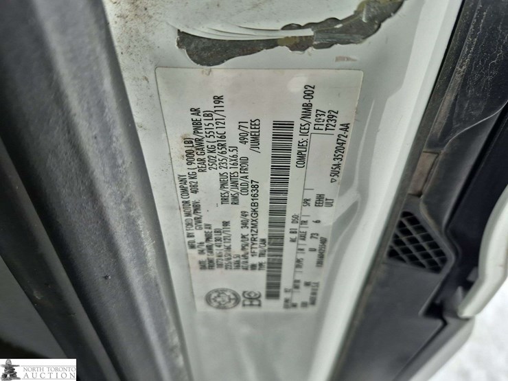 2016-ford-transit-image-10