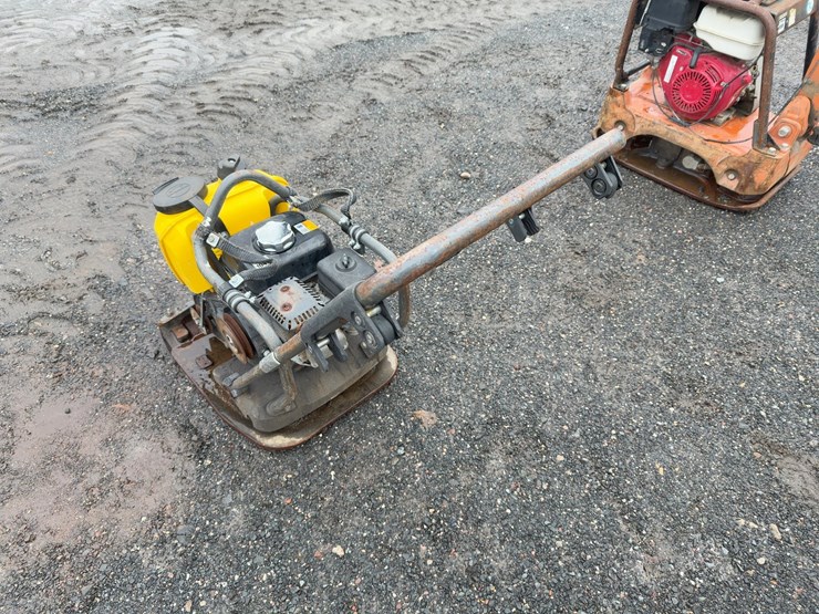 husqvarna-lf100-plate-compactor-image-3