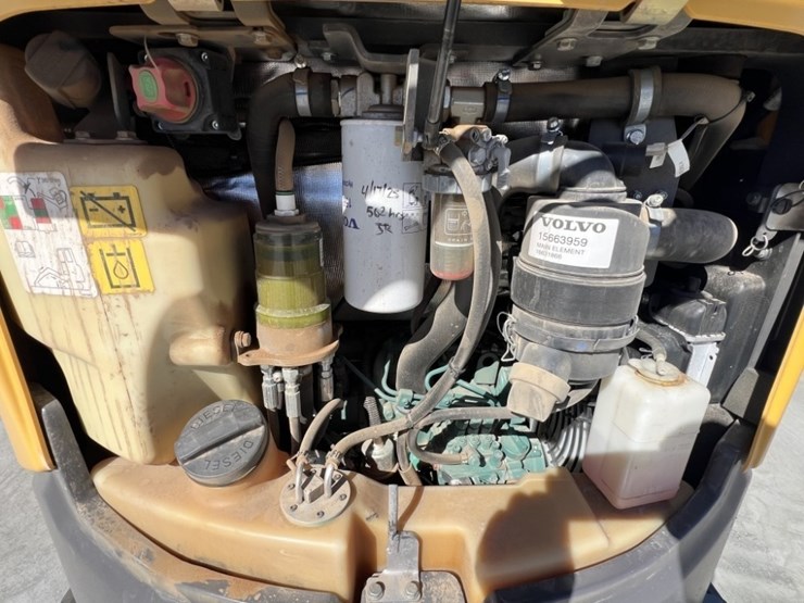 2022-volvo-ecr25d-image-24