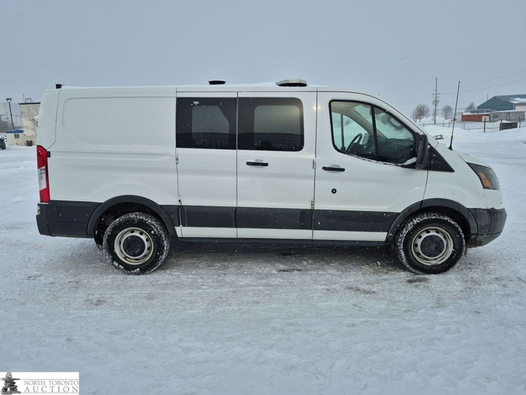 2016-ford-transit-image-6