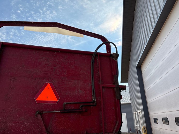 roorda-8ft-x-20ft-rear-unload-silage-wagon-image-25