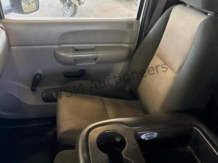 2008-chevrolet-silverado-3500hd-image-21