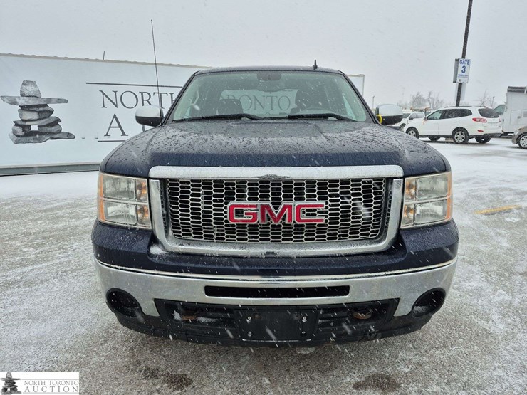 2011-gmc-sierra-1500-image-2