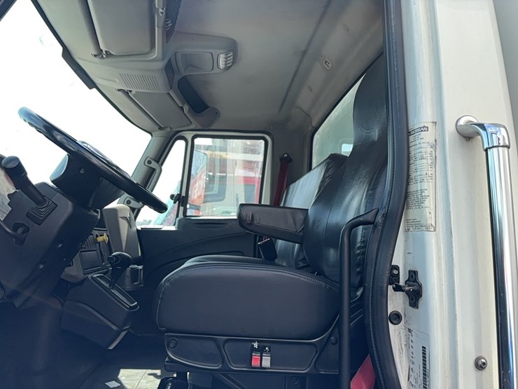 2016-international-durastar-4300-image-12