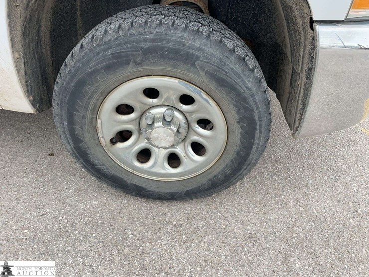 2013-chevrolet-silverado-1500-image-24