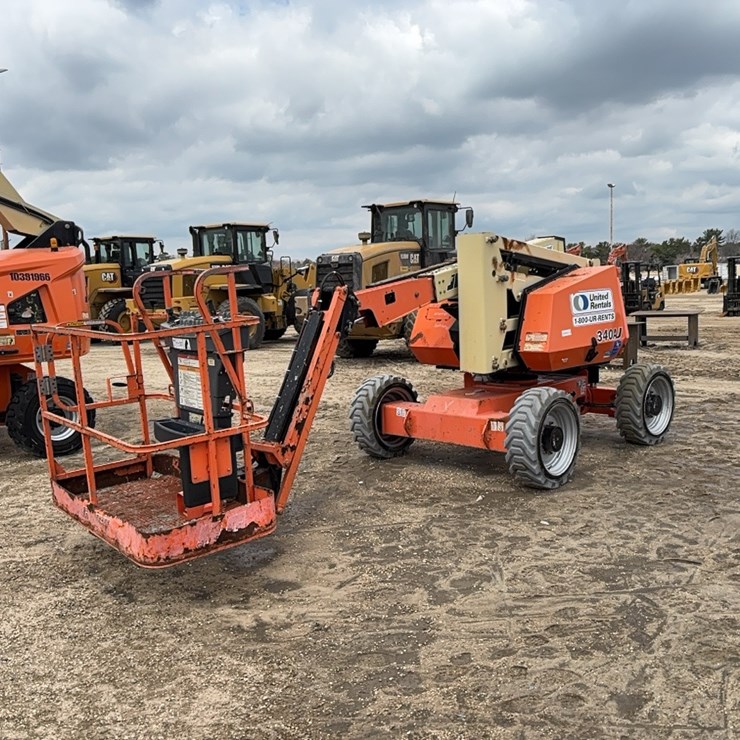 2016 JLG 340AJ